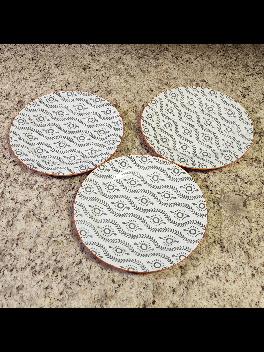 BAUM Tangier Set of 3 Dinner Plates White/Gray Geometric Orange Rim Safe